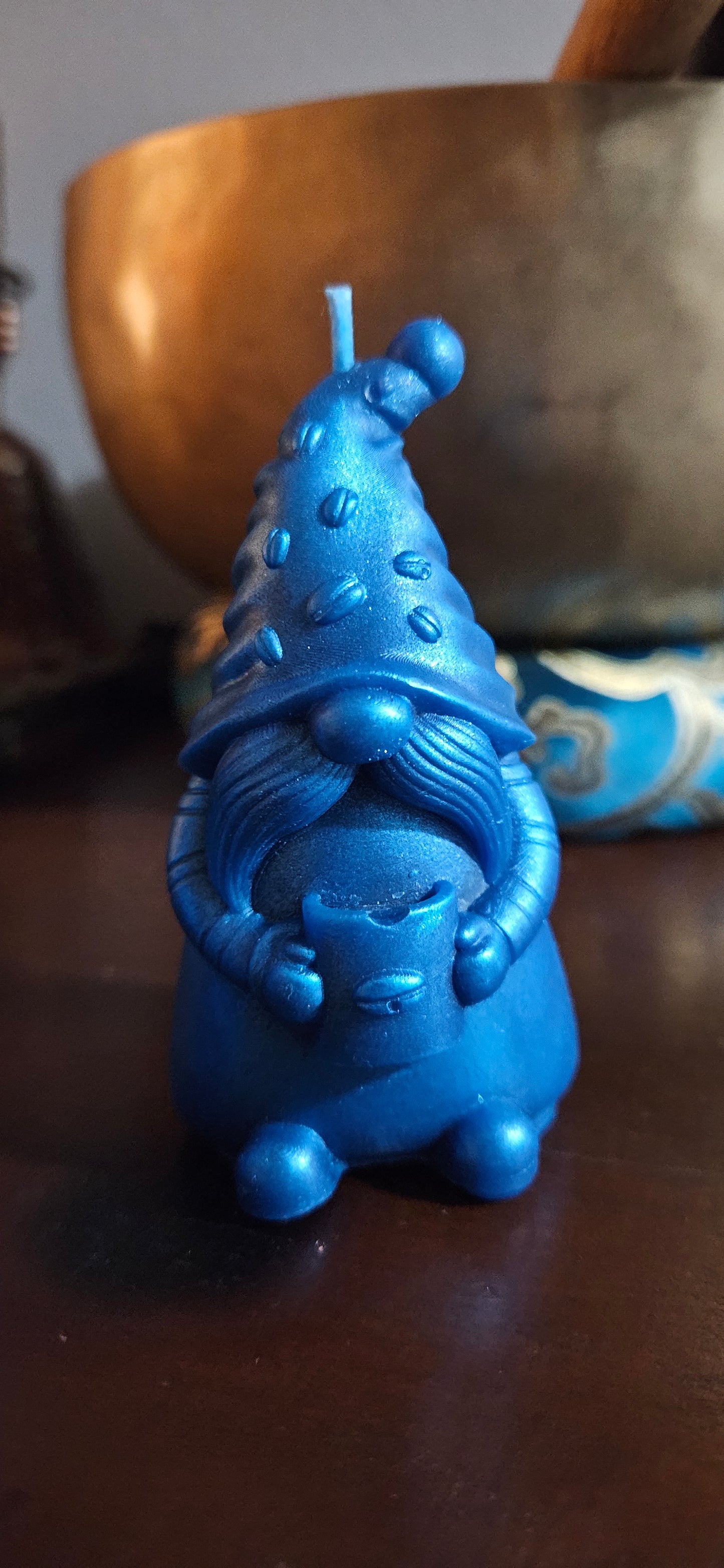 Gnome having coffee